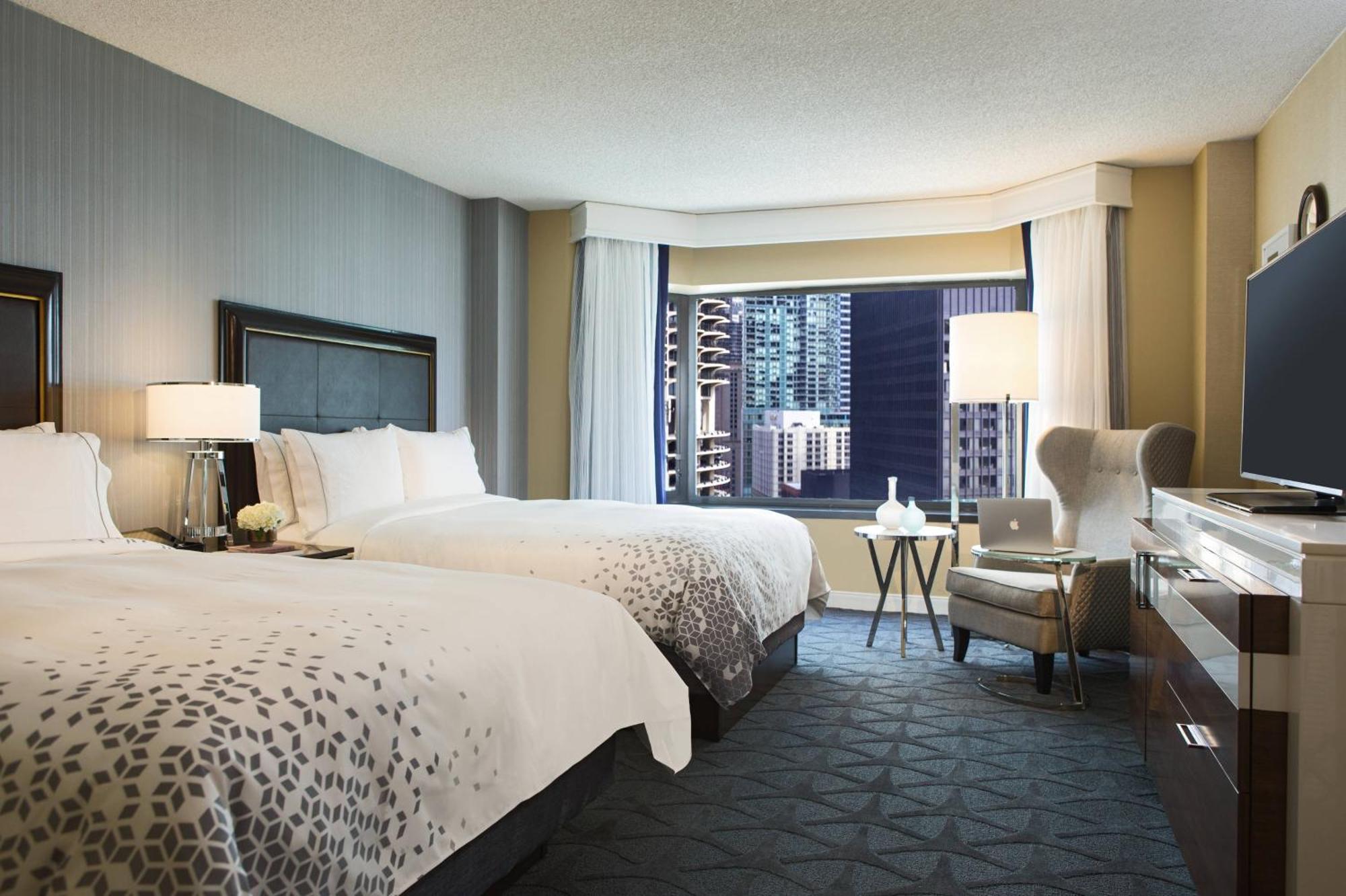 Renaissance Chicago Downtown Hotel Exterior photo