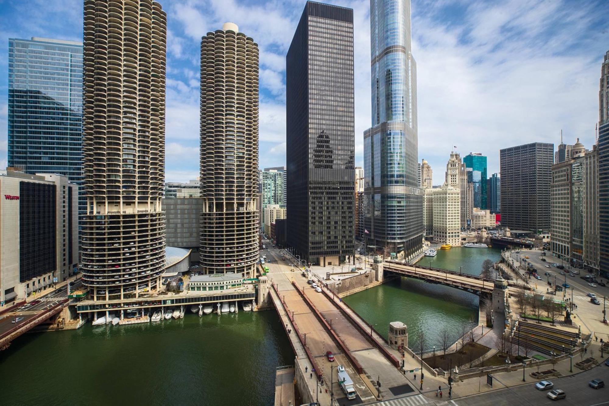 Renaissance Chicago Downtown Hotel Exterior photo